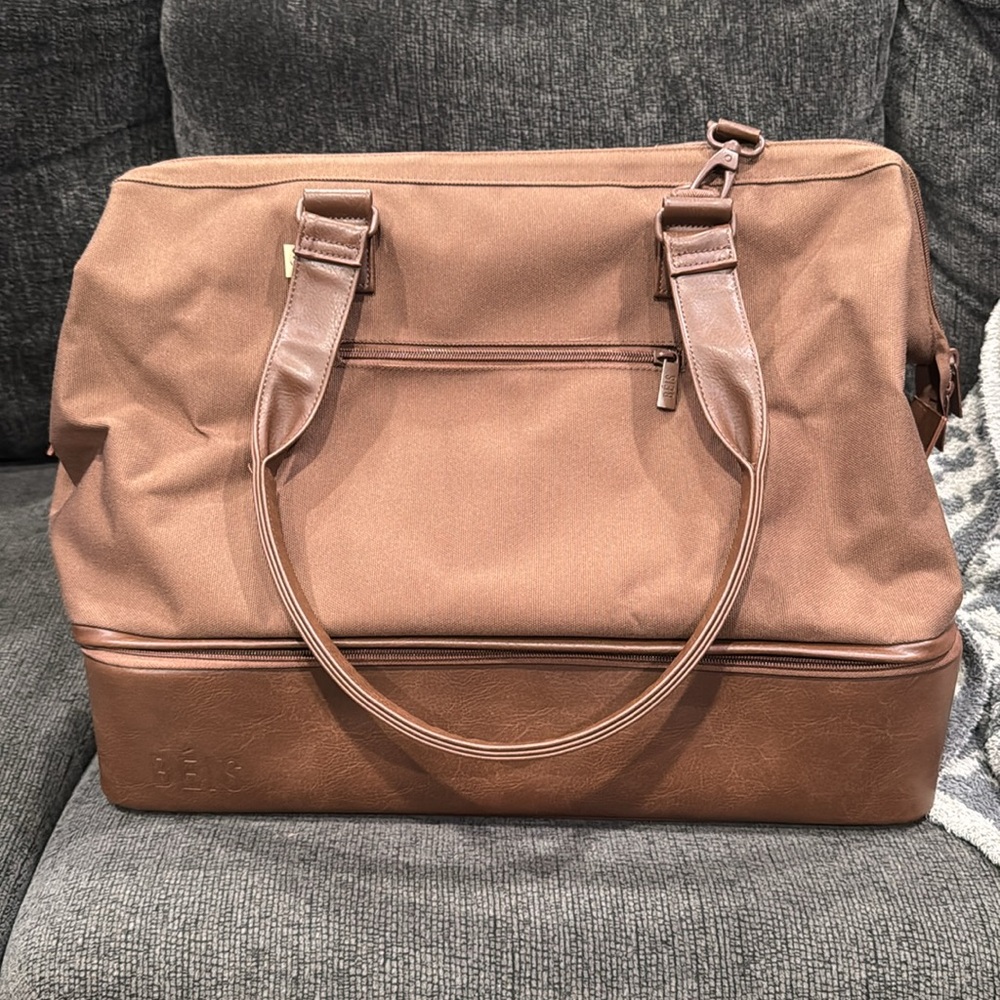 NEW - The Convertible Weekender in Maple
